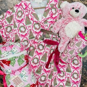 NEW - Simply Southern Pink & Green Holiday Wreath Christmas Boutique Pajamas
